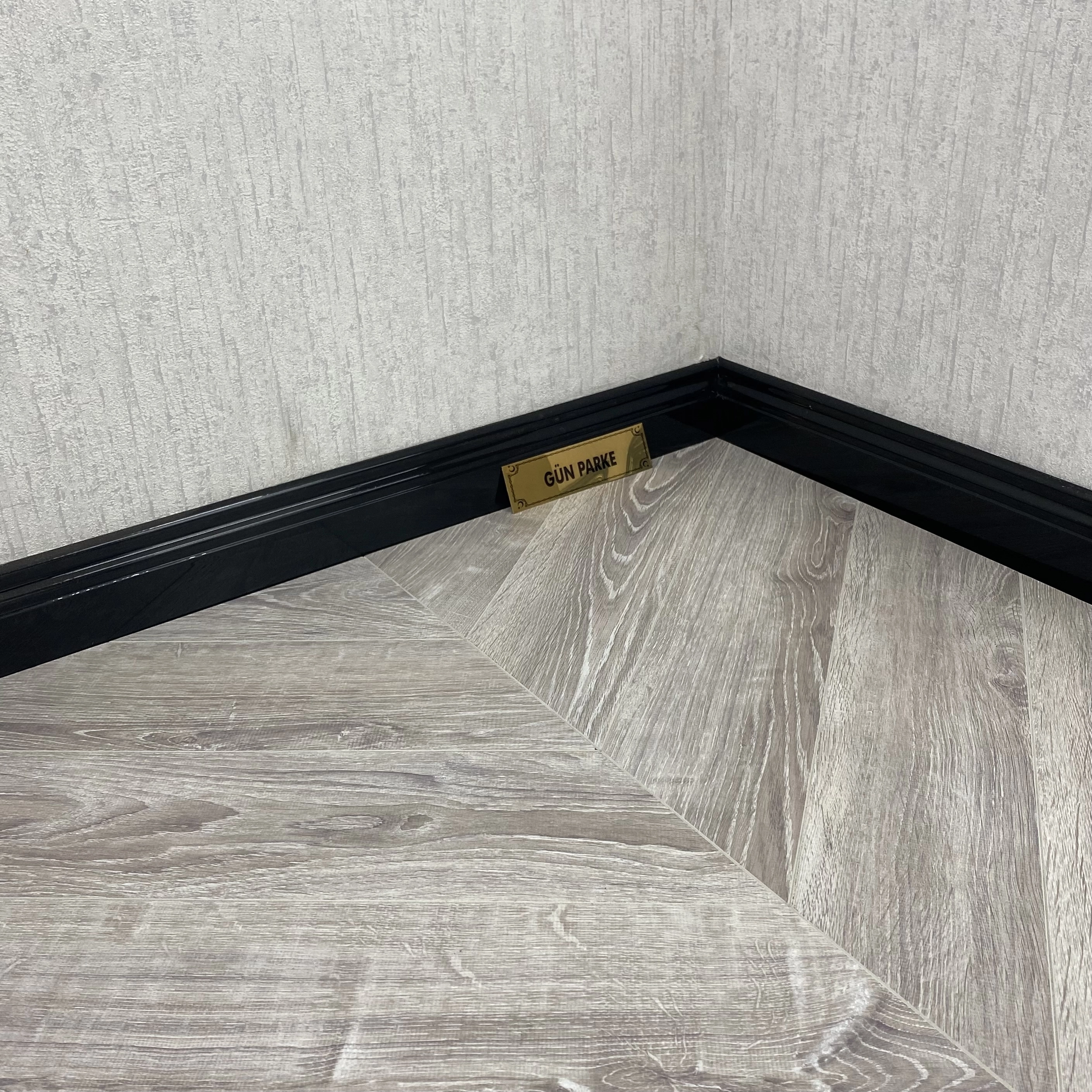 Aston Louis Macar  Silverado Grey oak