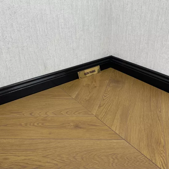 Aston Louis Macar English dark oak