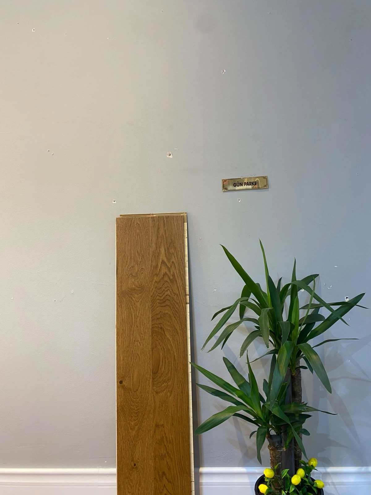 Verox Floor - W251 Toscona oak Plank Lamine Parke